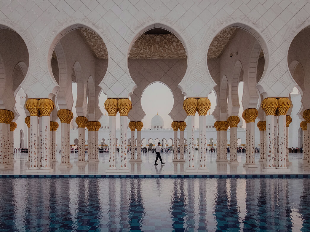 Luxury car rental in Abu Dhabi - Sky Luxse