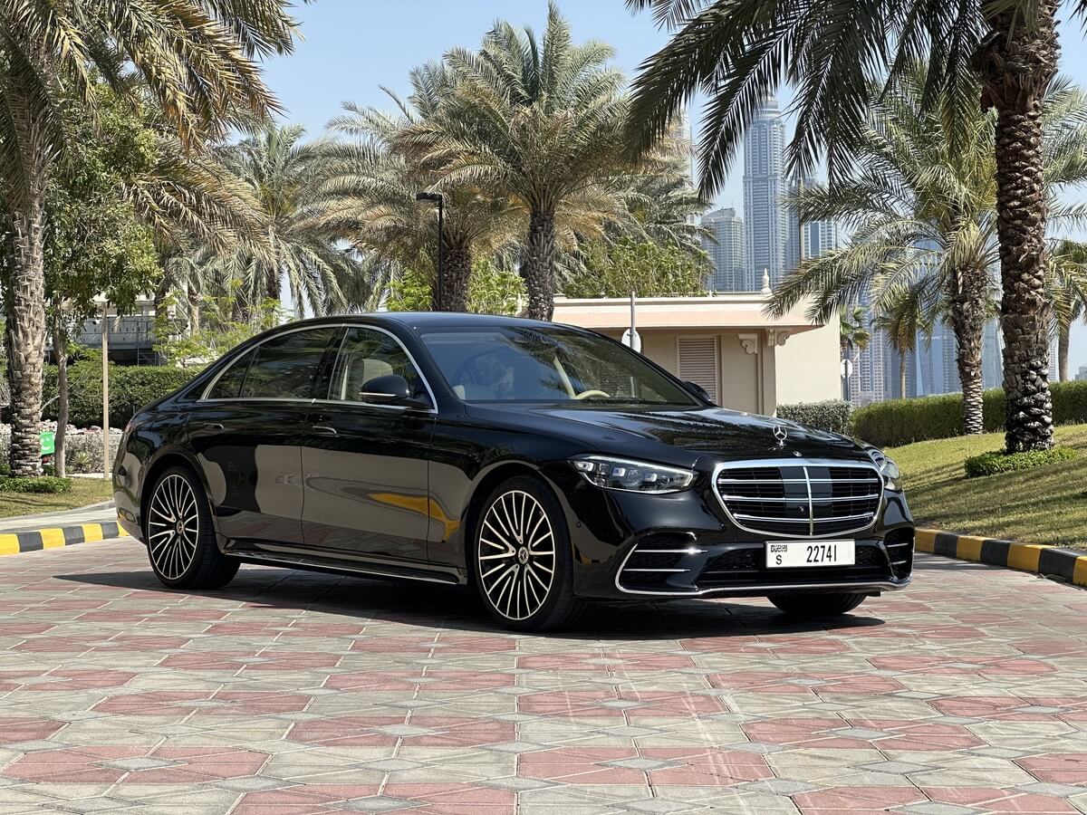 Mercedes-Benz S500 front view – luxury sedan for rent in Dubai by Sky Luxse