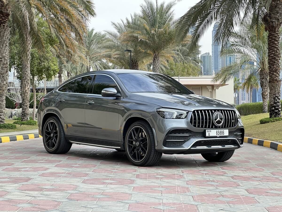 Mercedes-Benz AMG GLC 53 front view – sporty and luxurious SUV for rent with Sky Luxse in Dubai