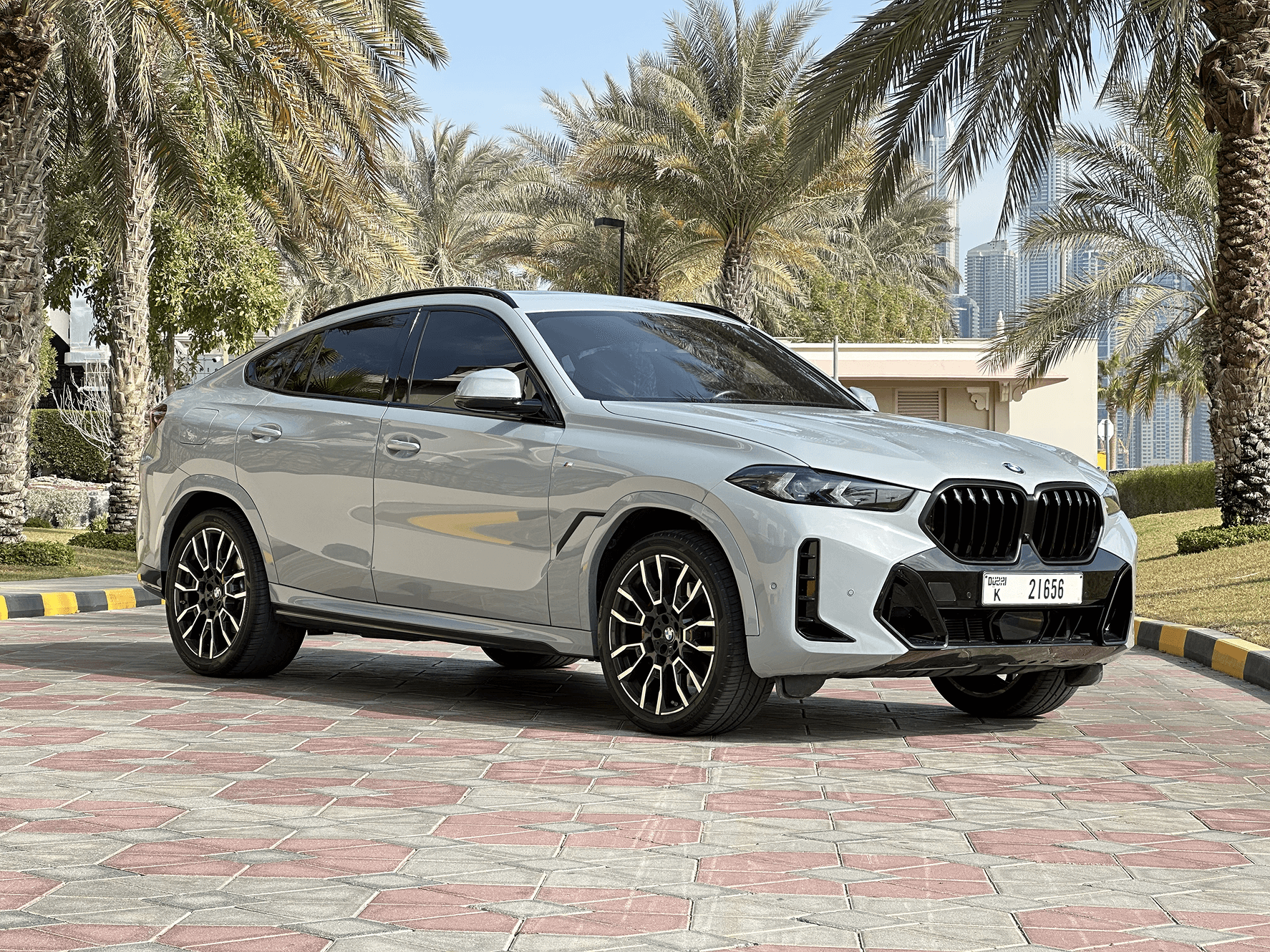 BMW X6 rental front view – Sky Luxse Dubai